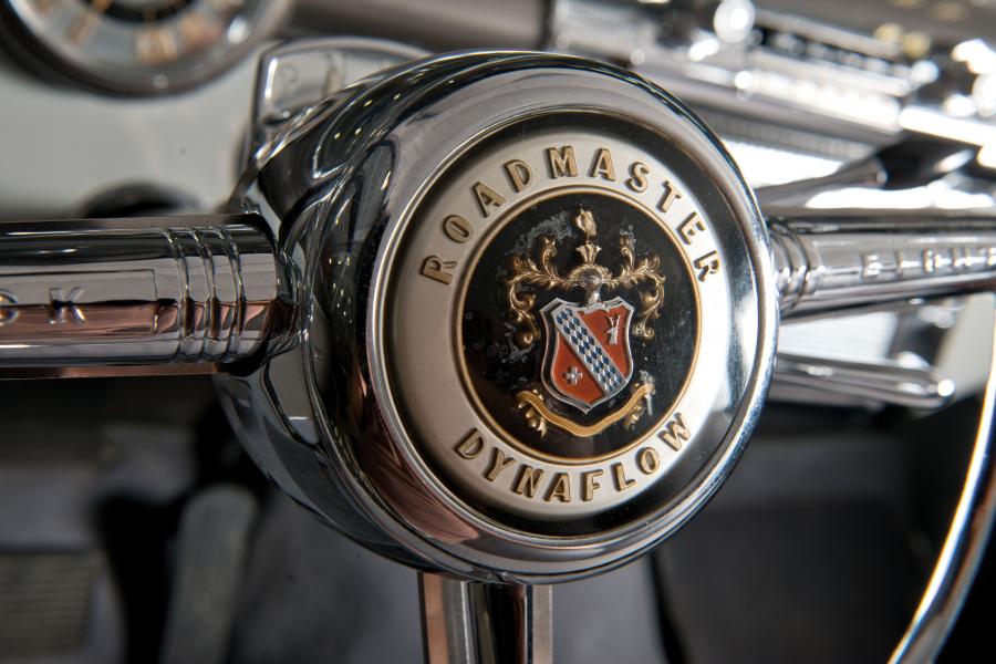  Buick Roadmaster Sedan 1948 года  (фото 11 из 26)